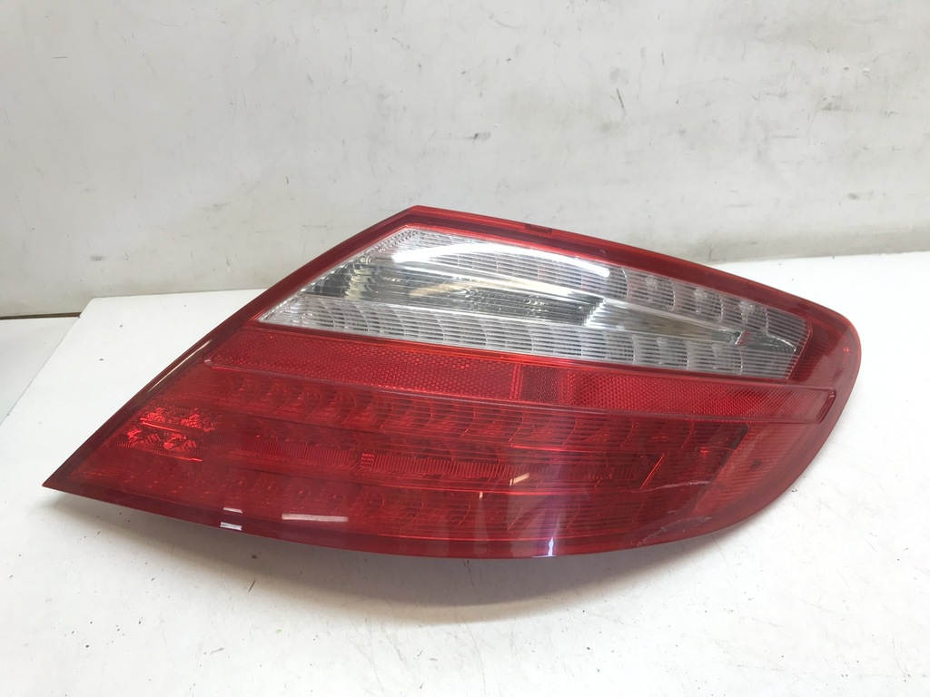 фото №1, Mercedes slk r172 лампа задняя правая a1728200264 6 pin
