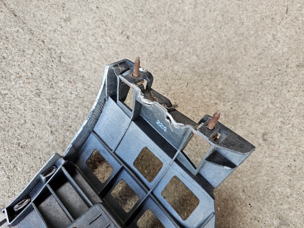 фото №7, Audi a4 b7 kombi усилитель бампера заднего задняя левая 8e9807365c