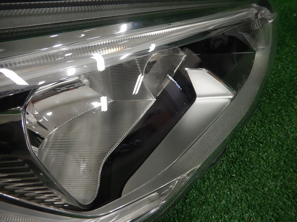 Фара перед правый  ford focus mk4 h7 led Доставка