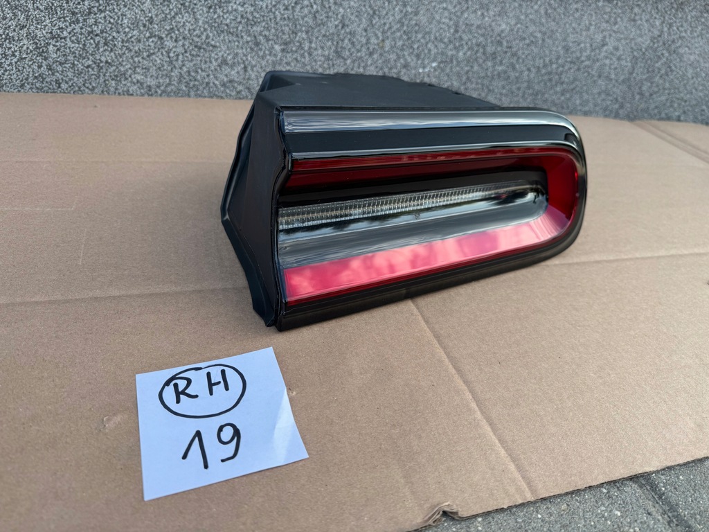 фото №6, Dodge challenger задня права лампа 2015+ idealna