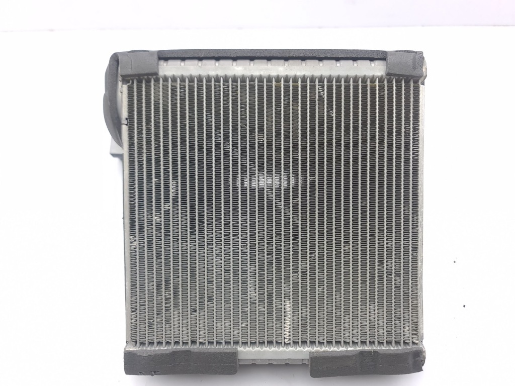 Bmw i3 2015 испаритель кондиционера 9287283 в Украине