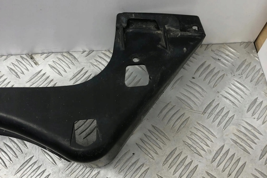 фото №9, Лівий напрямна заднього бампера bmw 3 e90 11460915 1.8l дизель 105kw 2011