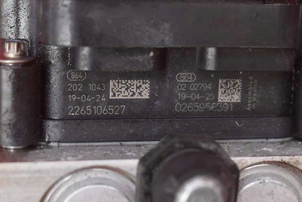 Купить Насос abs 1037797-00-d tesla model s рестайлинг  performance 762 km 16-21