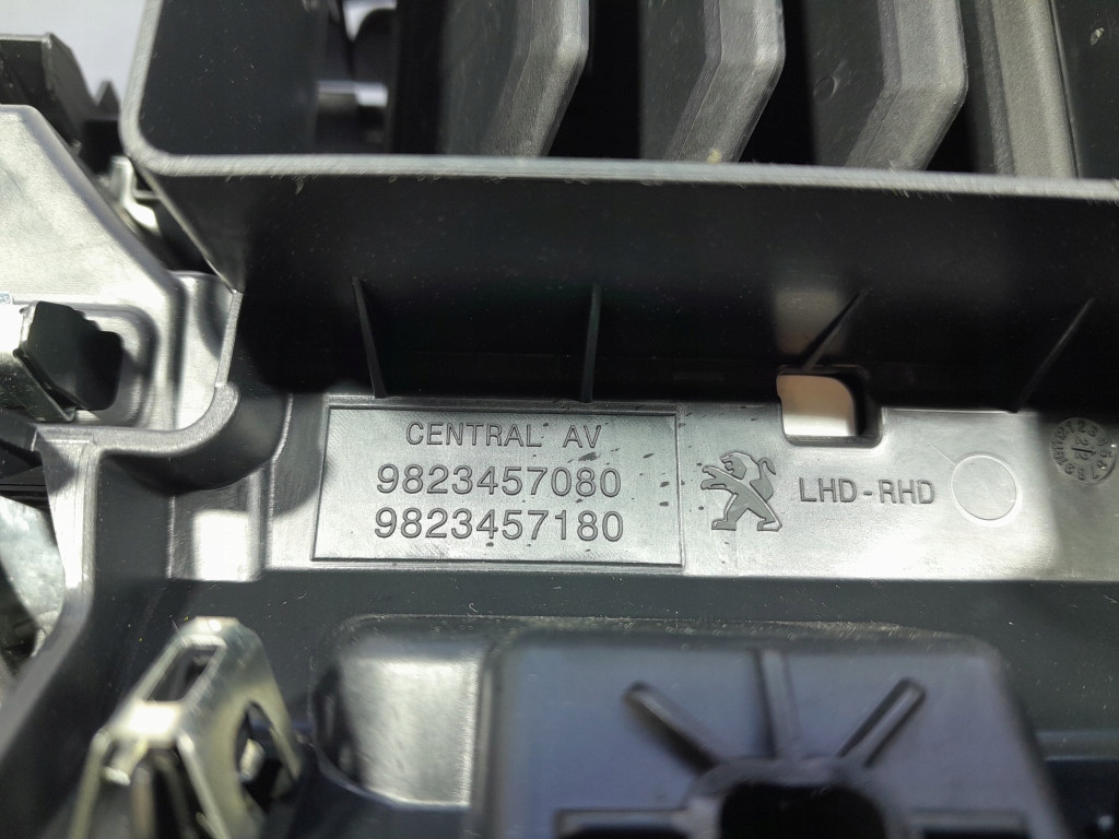 фото №8, Peugeot 208 ii панель кондиционера обдув 9823457080