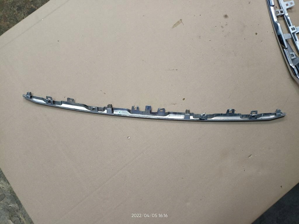 фото №1, Молдинг нижня w решітка радіатора master iv