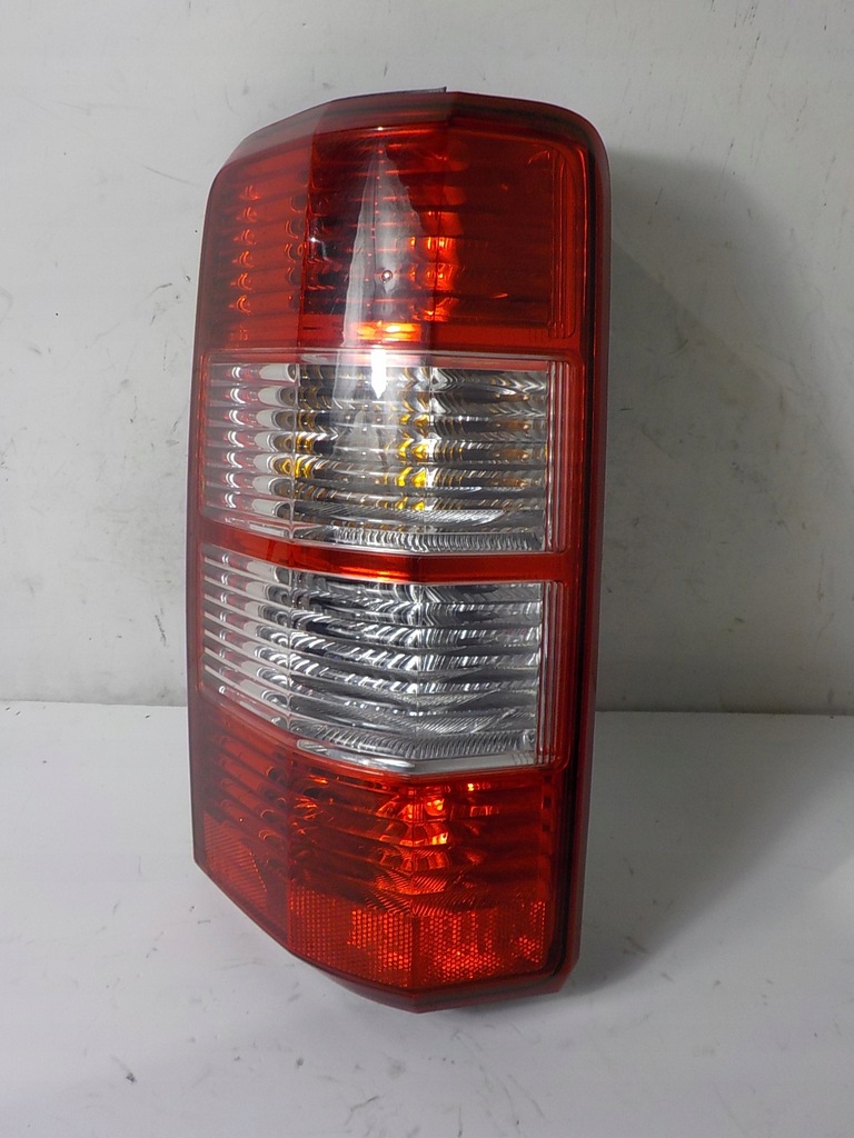 фото №1, Dodge nitro лампа левая задняя левый задняя