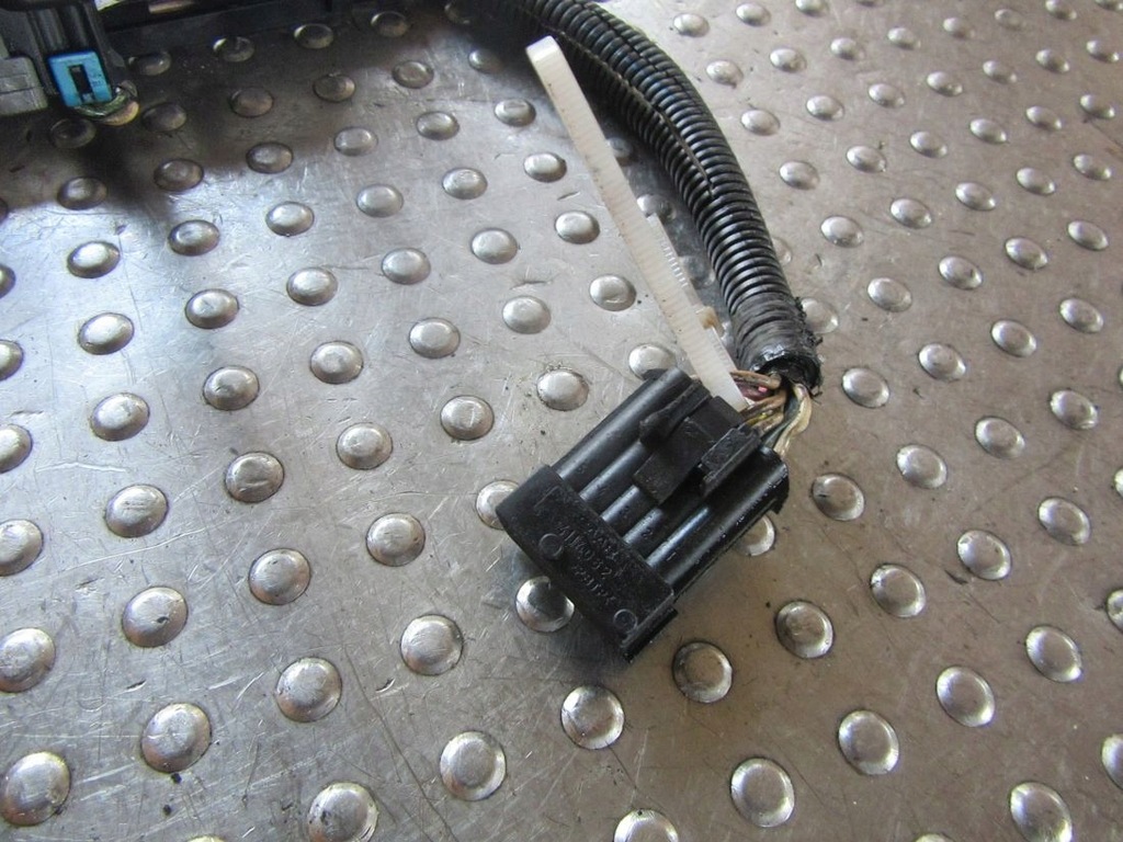 фото №6, Suzuki xl7 gmc acadia 3.6i 2007 молдинг впрыскная форсунки kpl