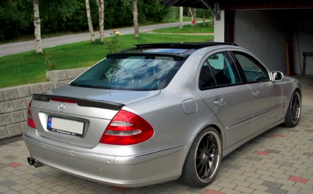 фото №10, Козирок накладка скло w211 спойлер спойлер na скло чорний блиск з absu amg !