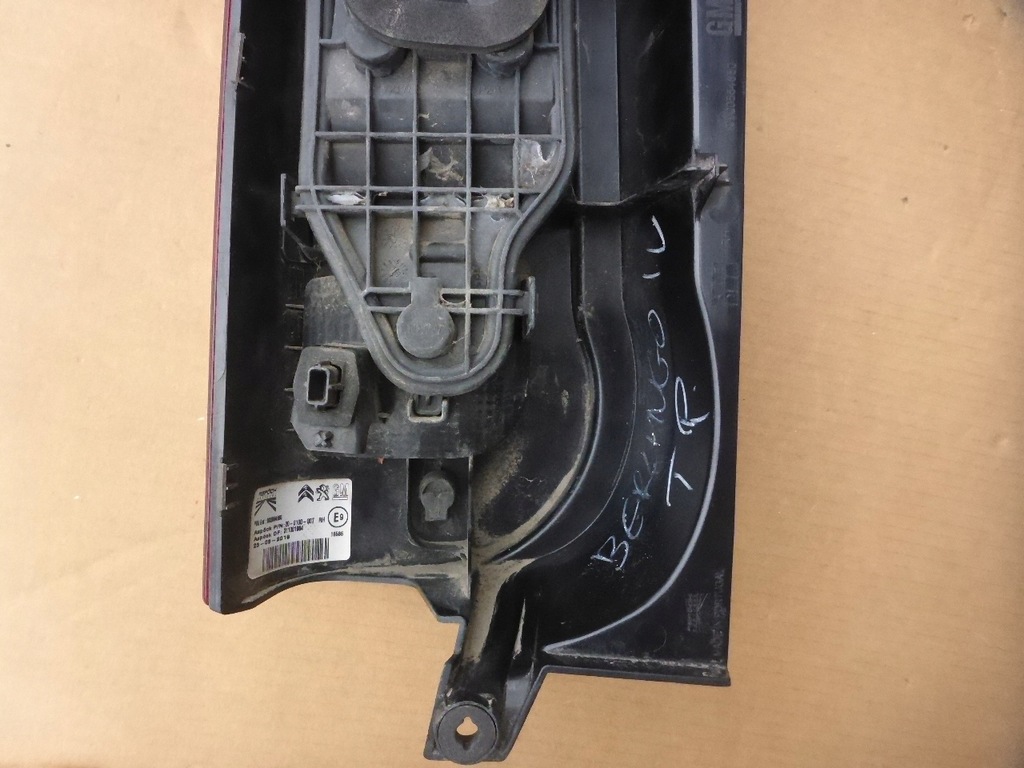 фото №9, Berlingo iv partner proace city combo e 18- лампа задня права оригінал euro