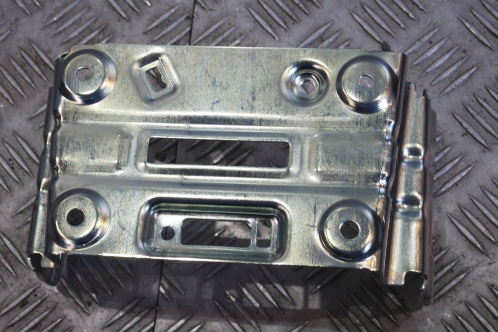 фото №1, Кронштейн кронштейн bmw xm g09 x5 g05 3365746