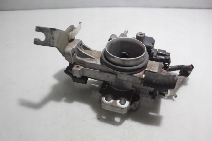 фото №3, Дроссельная заслонка toyota yaris i 1.3