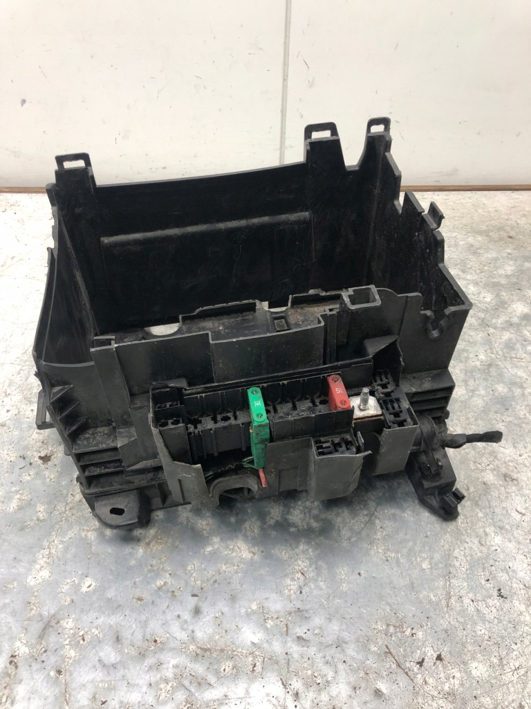 Корпус аккумулятор renault clio 3 8200314273 8200314272 Оригинал