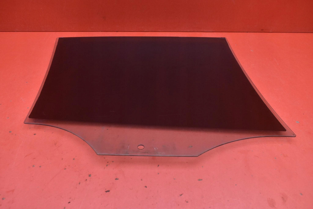 Стекло боковая левая задний  задняя vw golf 6 vi 5d hb 08-15 Киев