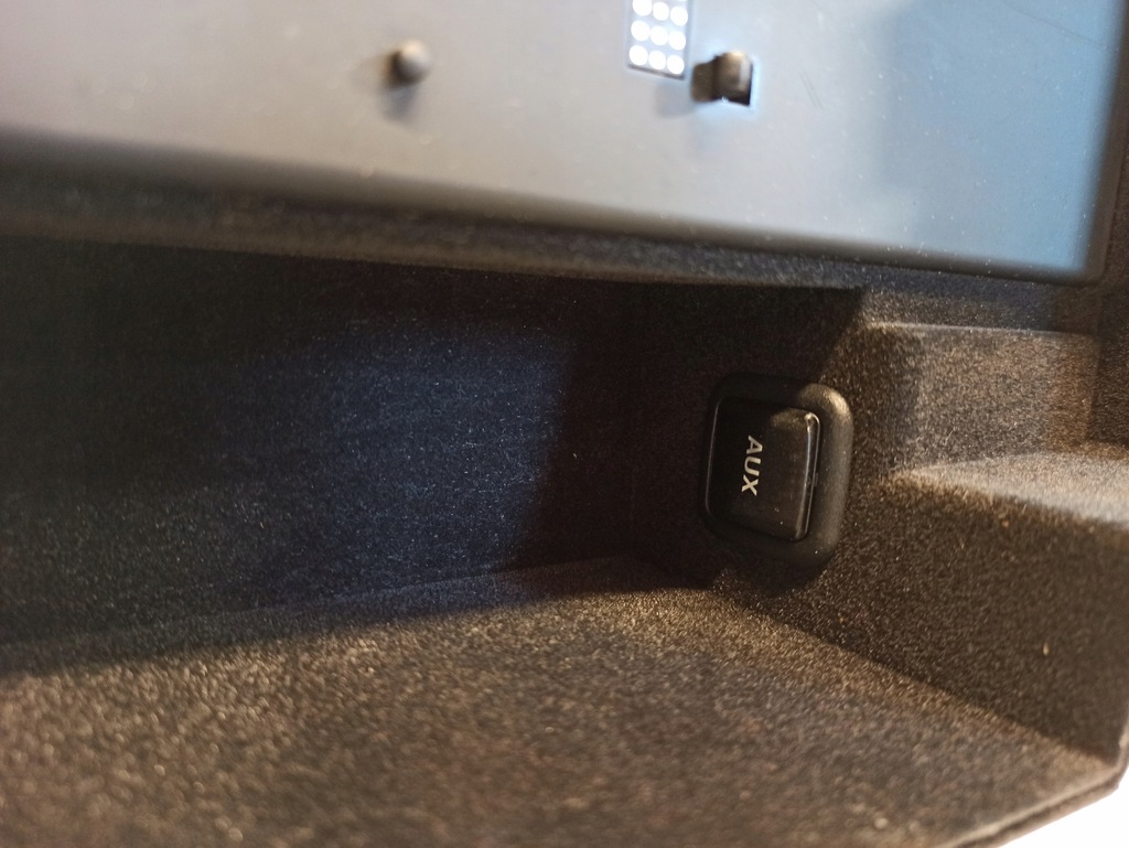 фото №5, Бардачок zapaliczka audi a4 b8 8k0864981f