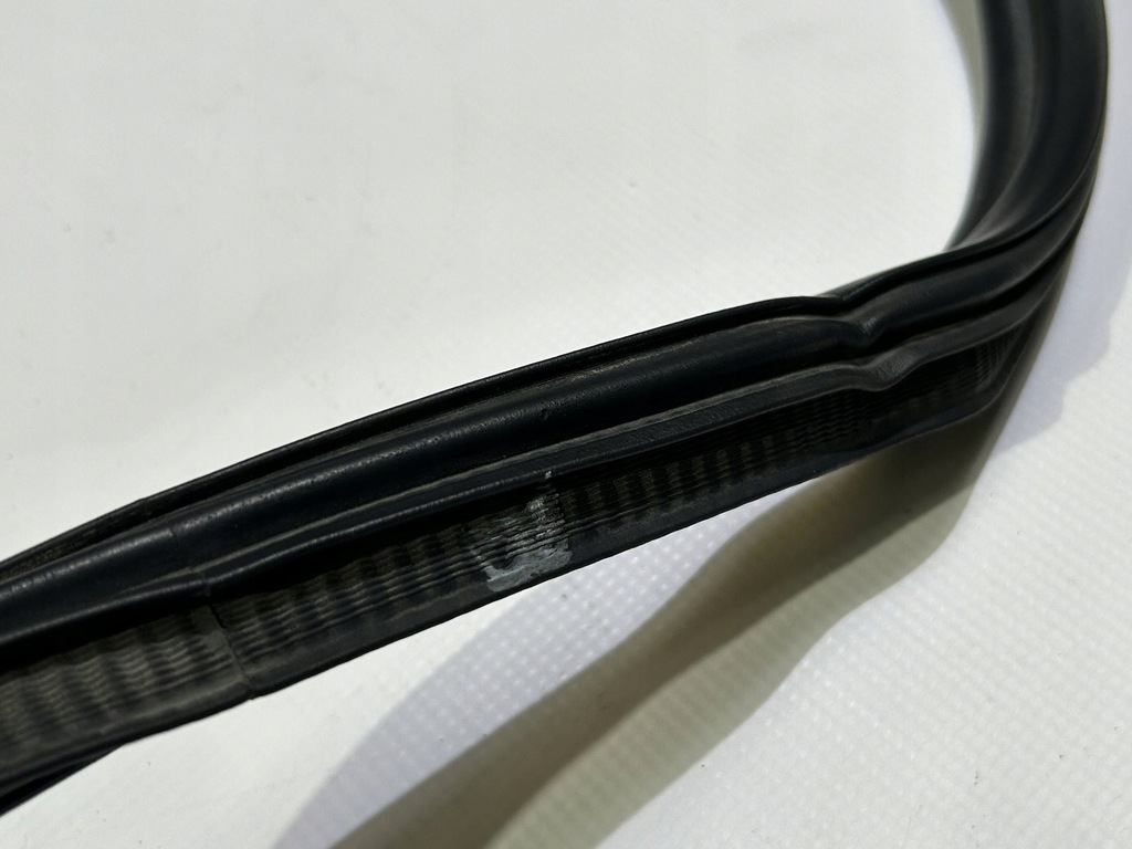 фото №6, Гумовий прокладка кришки багажника задня задня chevrolet camaro 2009-