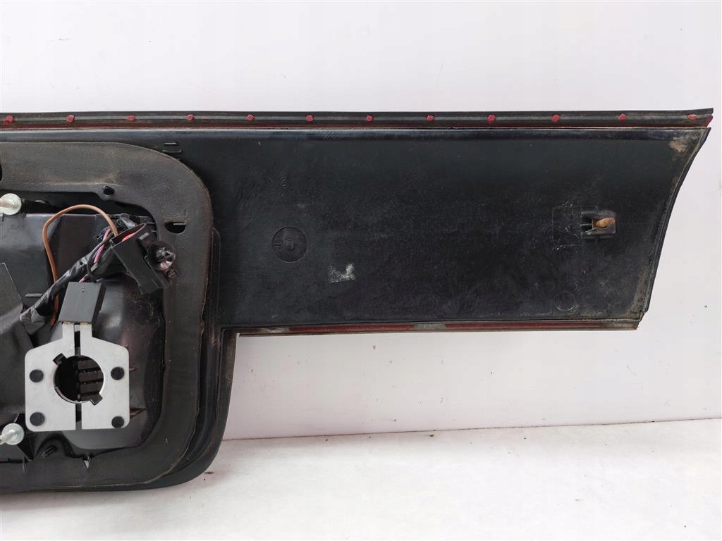 Накладка кришки багажника mercury mystique 1994-2000 Ціна