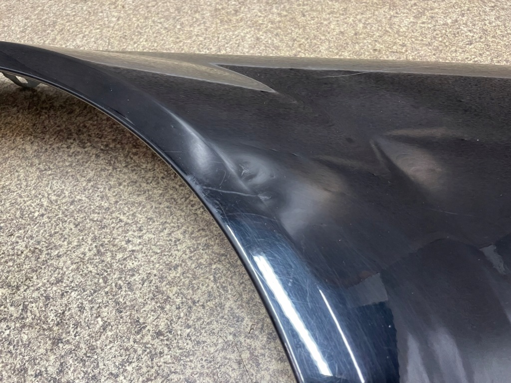 Крила ліва перед передній mercedes w204 040u c040 чорний оригінал  110umal рестайлінг Ціна