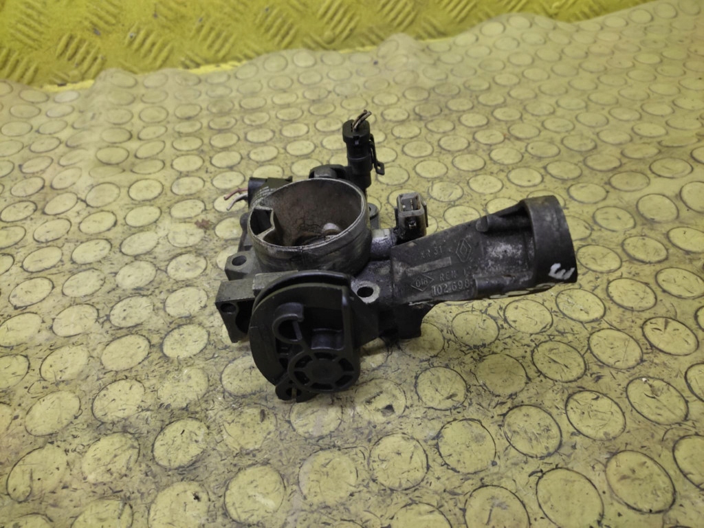 Renault twingo 1.2 дросельна заслінка 873633 в Україні