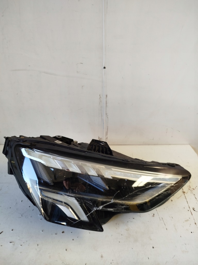фото №1, Лампа правая перед audi a3 8y full led 8y0941034