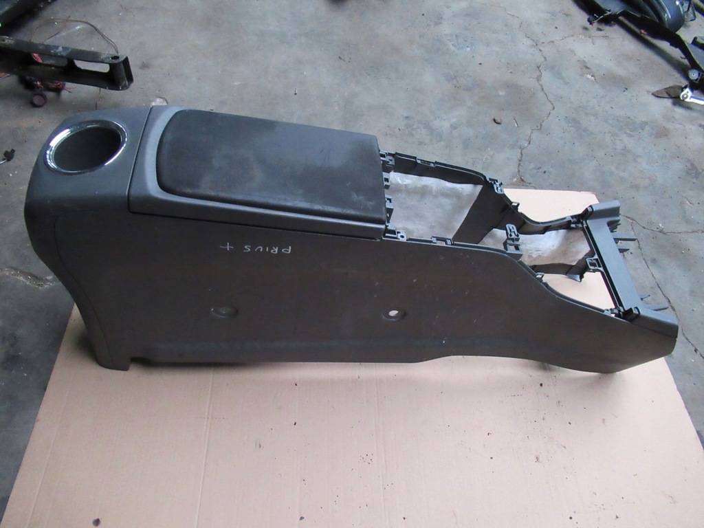 фото №1, Toyota prius plus + подлокотник туннель szary