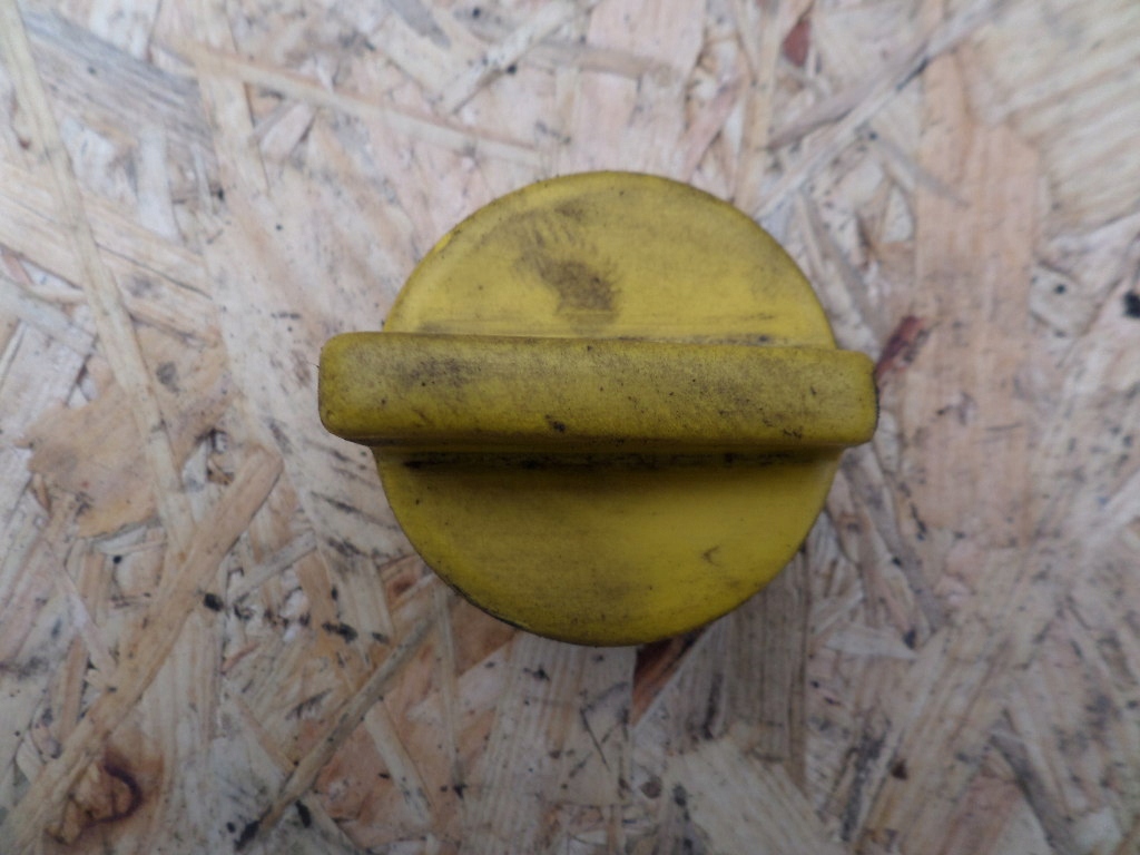 фото №1, Крышка заливной масла modus renault clio 3 1.2 tce