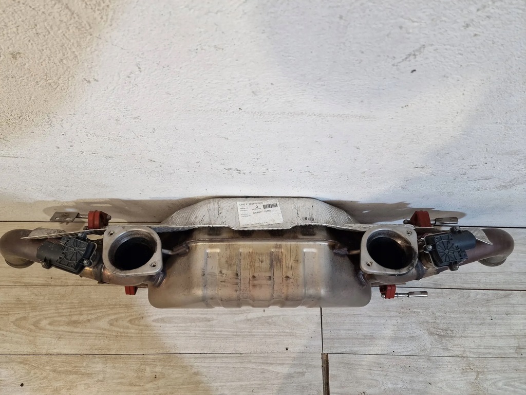 фото №6, Aston martin db11 jy53 5230 ab 16- гаситель выхлоп