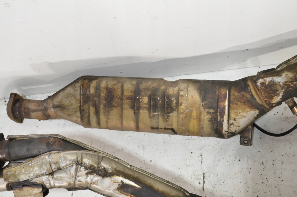 Каталізатори комплект v12 mercedes w140 s klasa 600sel 1404908514 1404907914 Зі Шроту