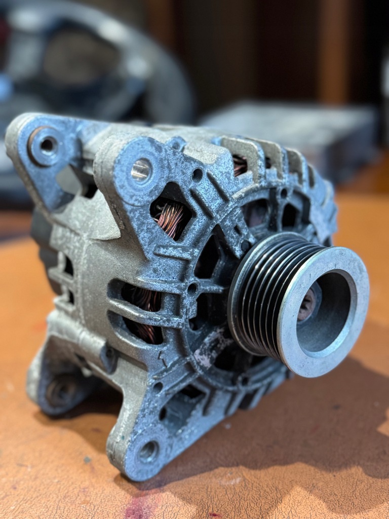 Купить Генератор renault оригинальный номер tg9b042