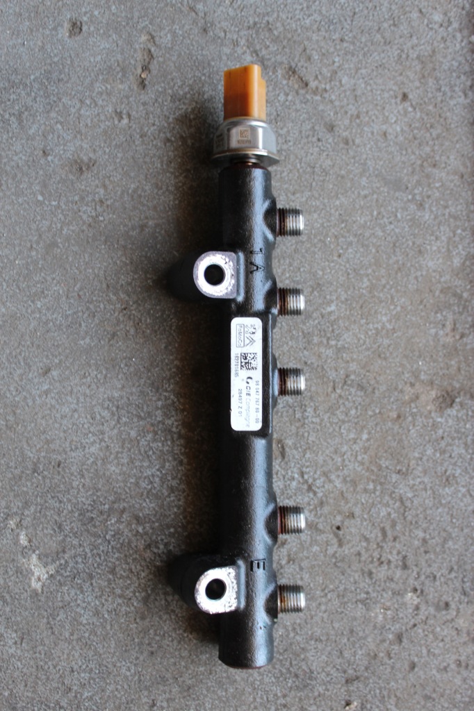 фото №1, Citroen c4 ii 1.6 e-hdi молдинг впрыскная датчик