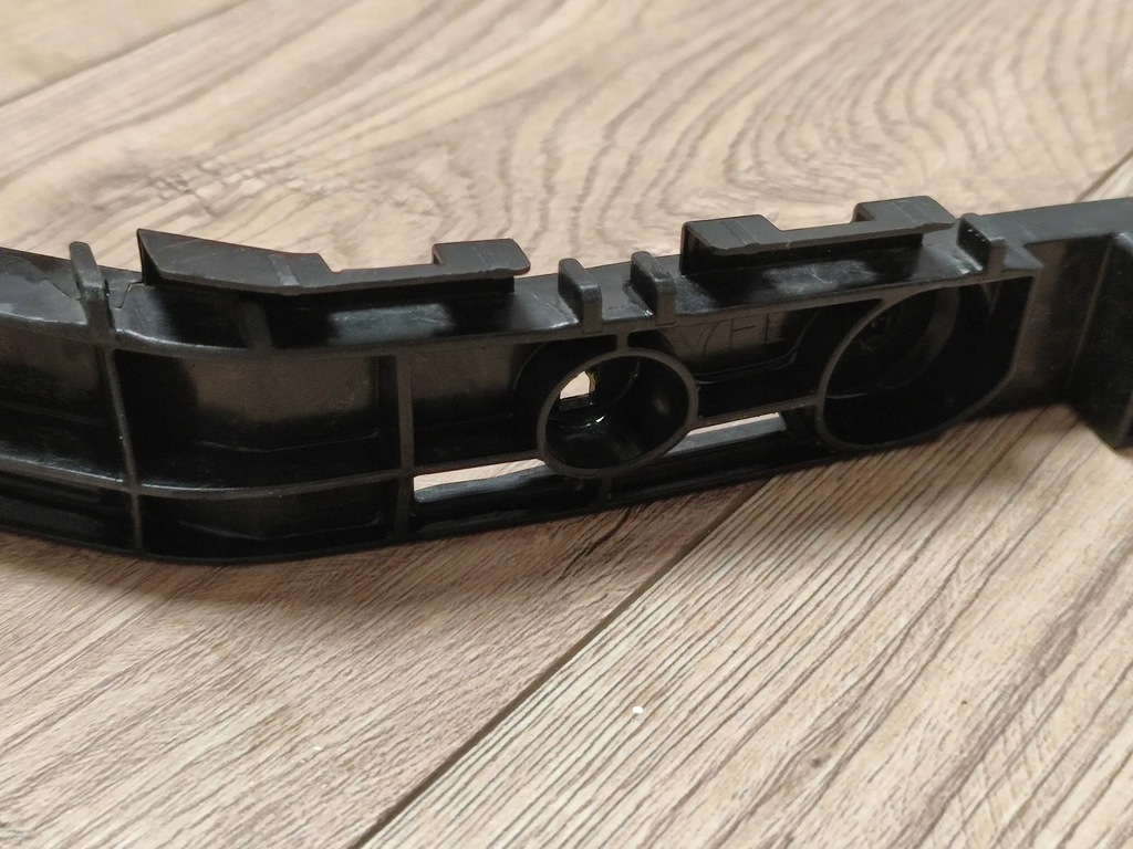 фото №11, Направляющая кронштейн бампера левый перед передний toyota yaris cross 21--