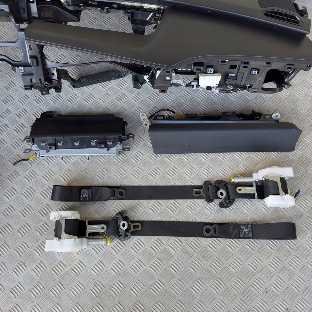 Приборная панель панель  подушка безопасности lexus ux 250h hybrid 2019 rok Недорого