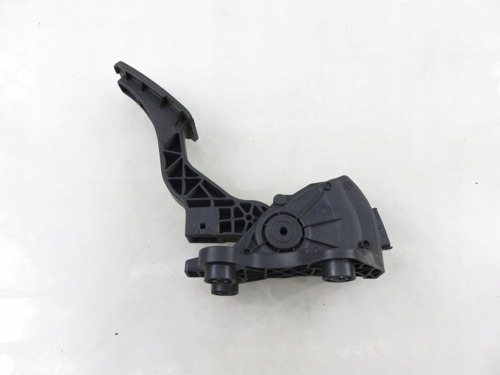 Потенциометр газа hyundai i30 1 fd 1.4 - g4fa 327002r320 Киев