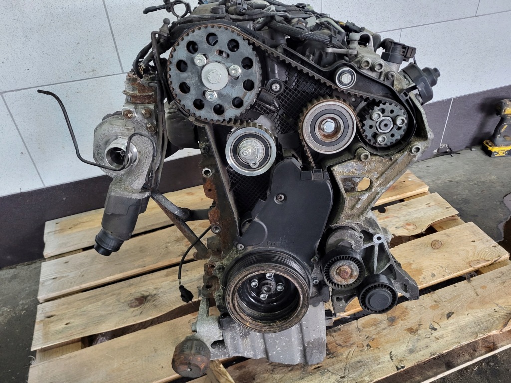 Audi a4 b8 2.0 tdi q5 a5 двигун насос форсунки turbo cjcd 137tyskm 150ps 15r Доставка