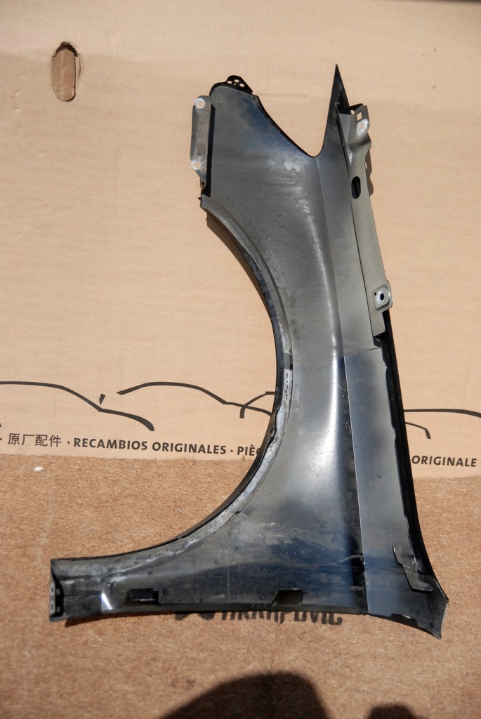 Audi a3 8v5 седан кабріолет  2012-2020 крила передній перед праві 8v5821106a Ціна