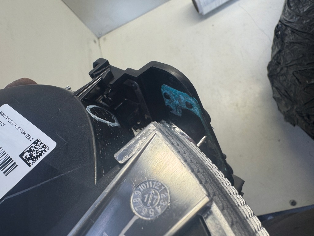 Купить Bmw f45 фара левое  задняя w крышке  7491341