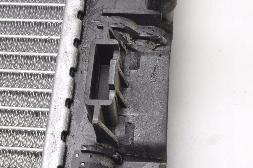 Ford fiesta mk8 1.0 12v радиатор воды Недорого