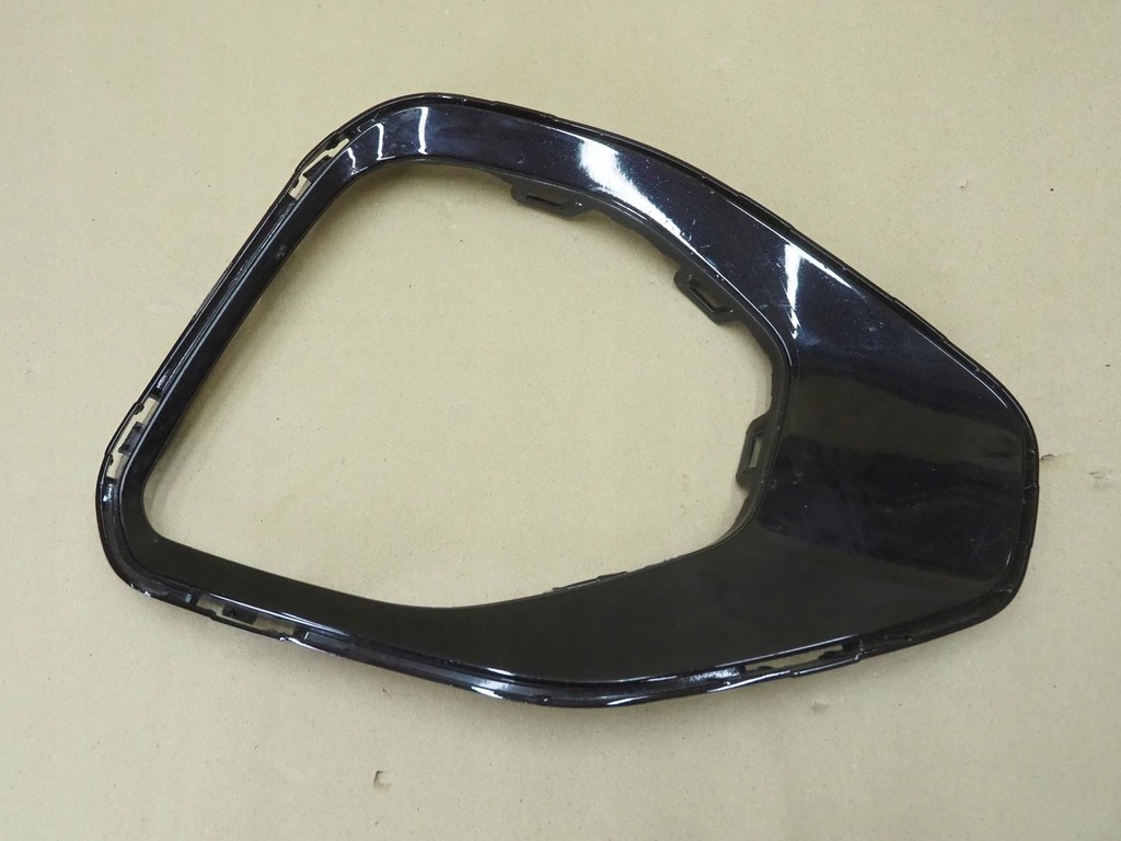 фото №1, Решётка бампера правый перед vw t-roc 2ga853666d