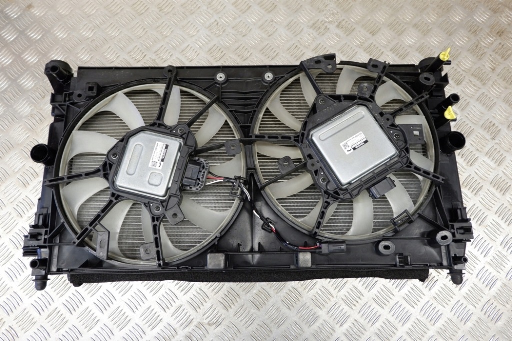 фото №11, Комплект радиатор toyota corolla хэтчбек _e21_ 1636347050 2.0l hybrid