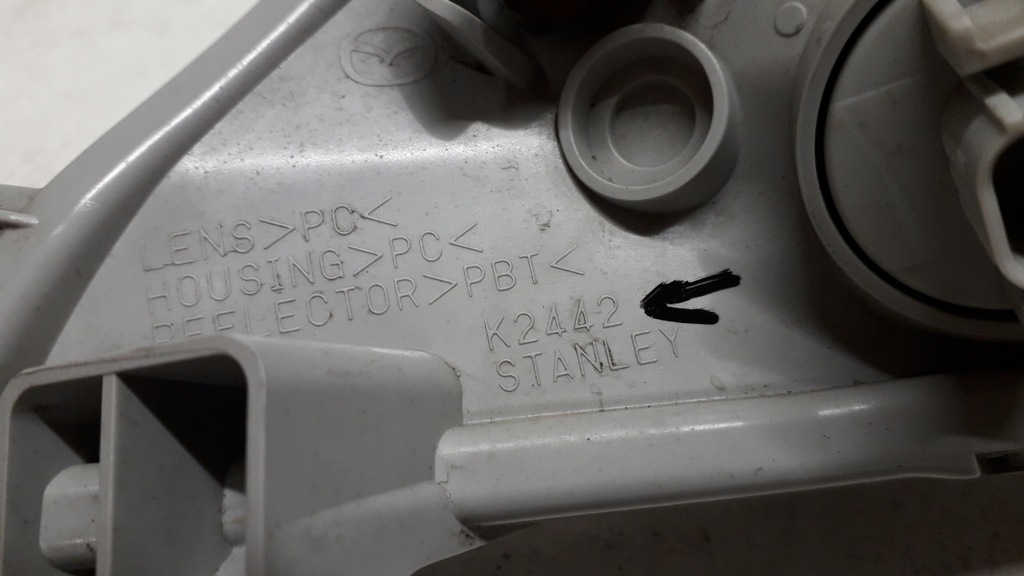 фото №12, Mazda 3 13-16 поворотник левый передний k2442