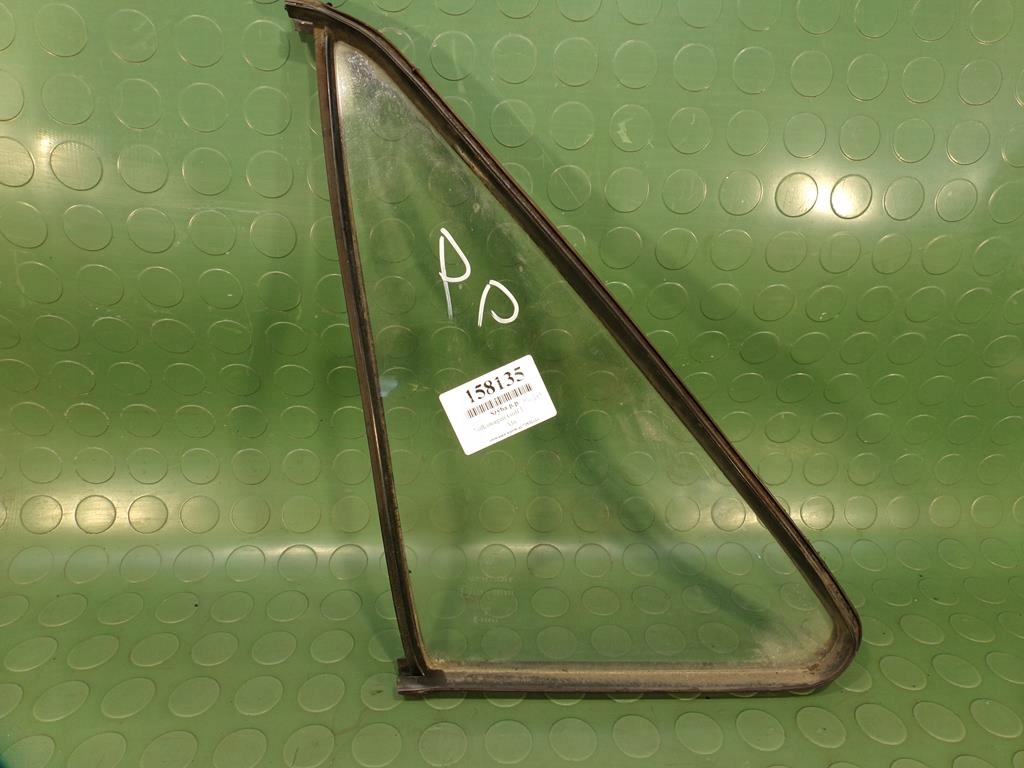 фото №1, Volkswagen golf i стекло правая передняя треугольник