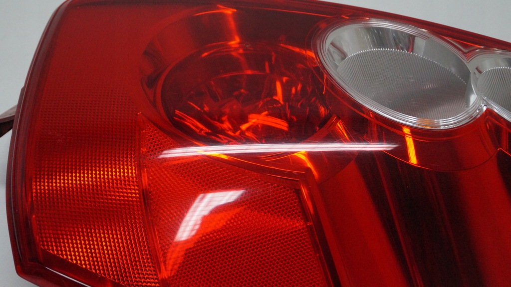 фото №12, Лампа задняя правая mazda 5