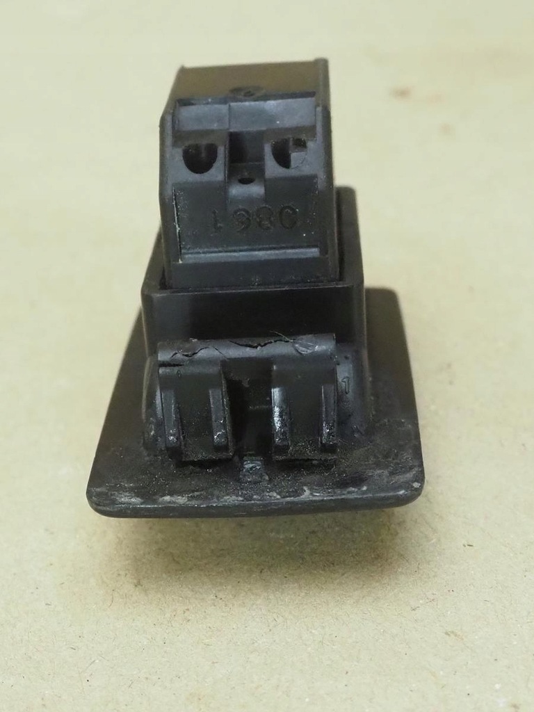 фото №13, Кнопка переключатель стекло правый перед new beetle 1c0959855