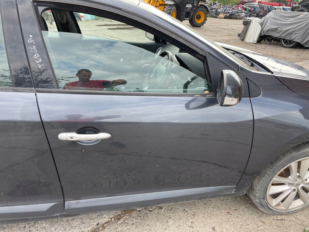 фото №1, Дверь перед megane iii teb66