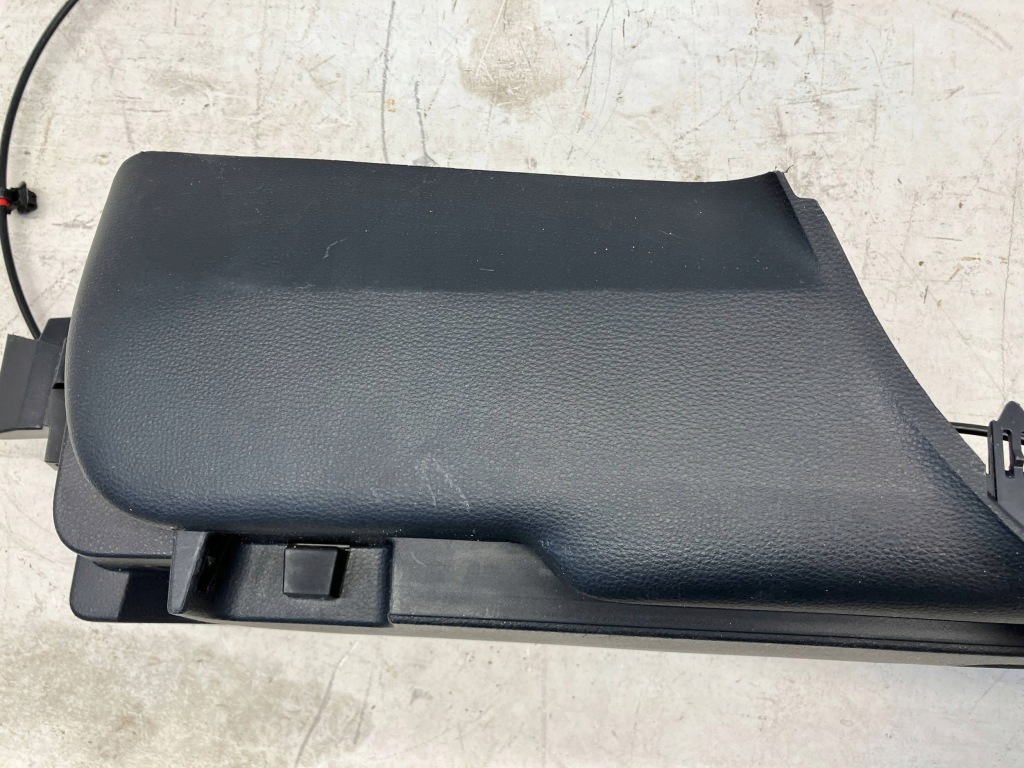 Corolla e21 универсал обшивка багажника góra правая правый с led ручка с Разборки