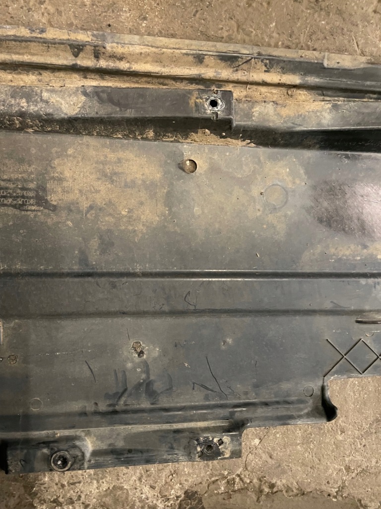 Audi a4 b8 a5 накладка плита пол подвеска левая в Украине