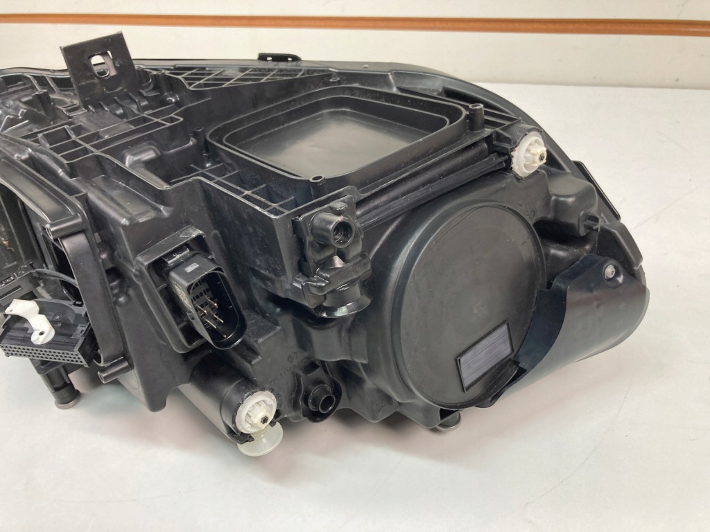 Лампа левая передняя high performance mercedes a-klasa w177 led Недорого