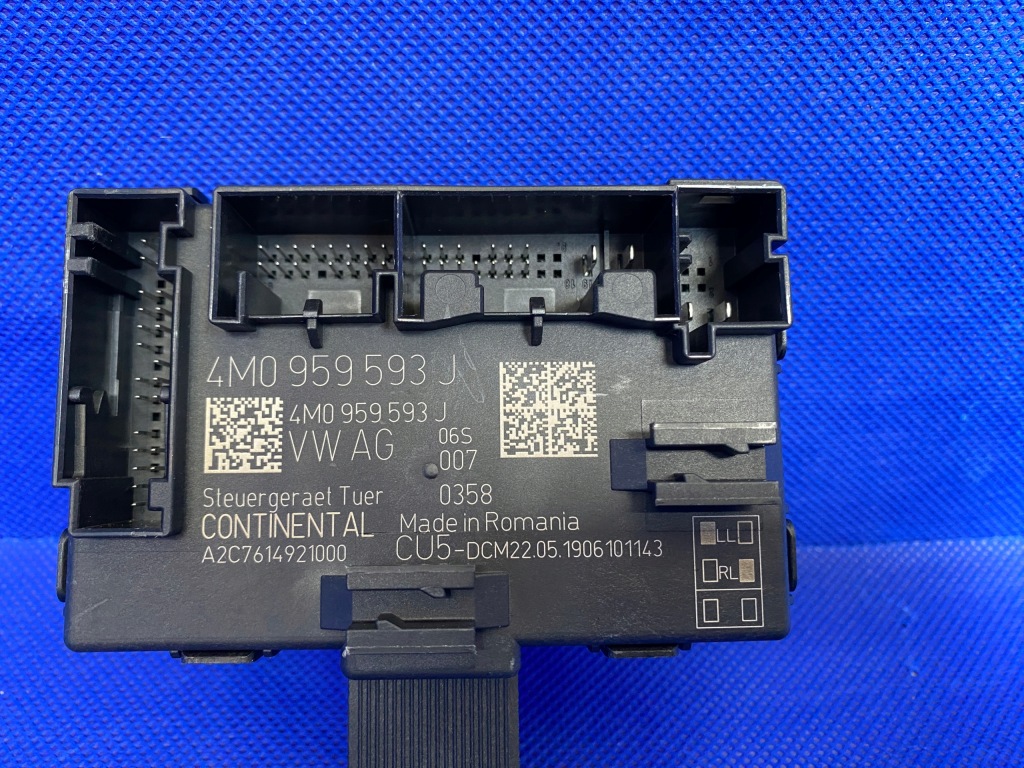 Модуль блок управления дверь audi e-tron 55 q7 4m0959593j Киев