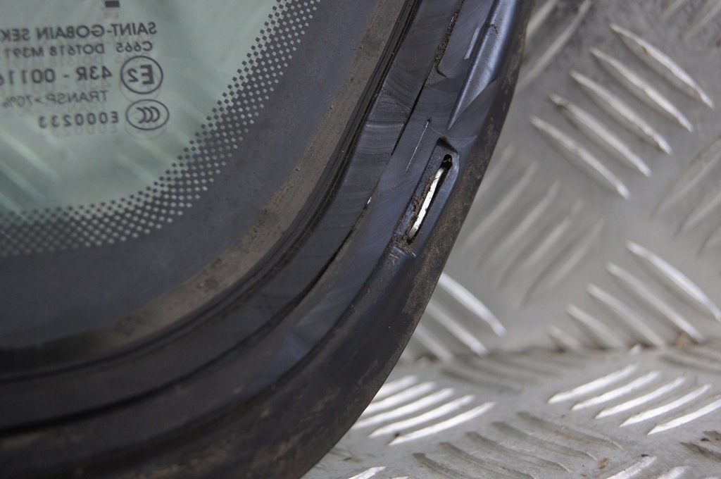 фото №8, Maserati levante стекло кузовная правая