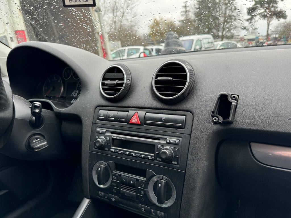 фото №11, Audi a3 8p pulpit консоль приборная панель приборная