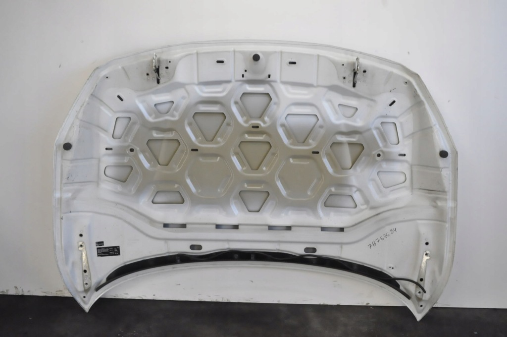 Volvo s60 2 v60 капот крышка отсек двигателя рестайлинг  70um 614-46 Киев